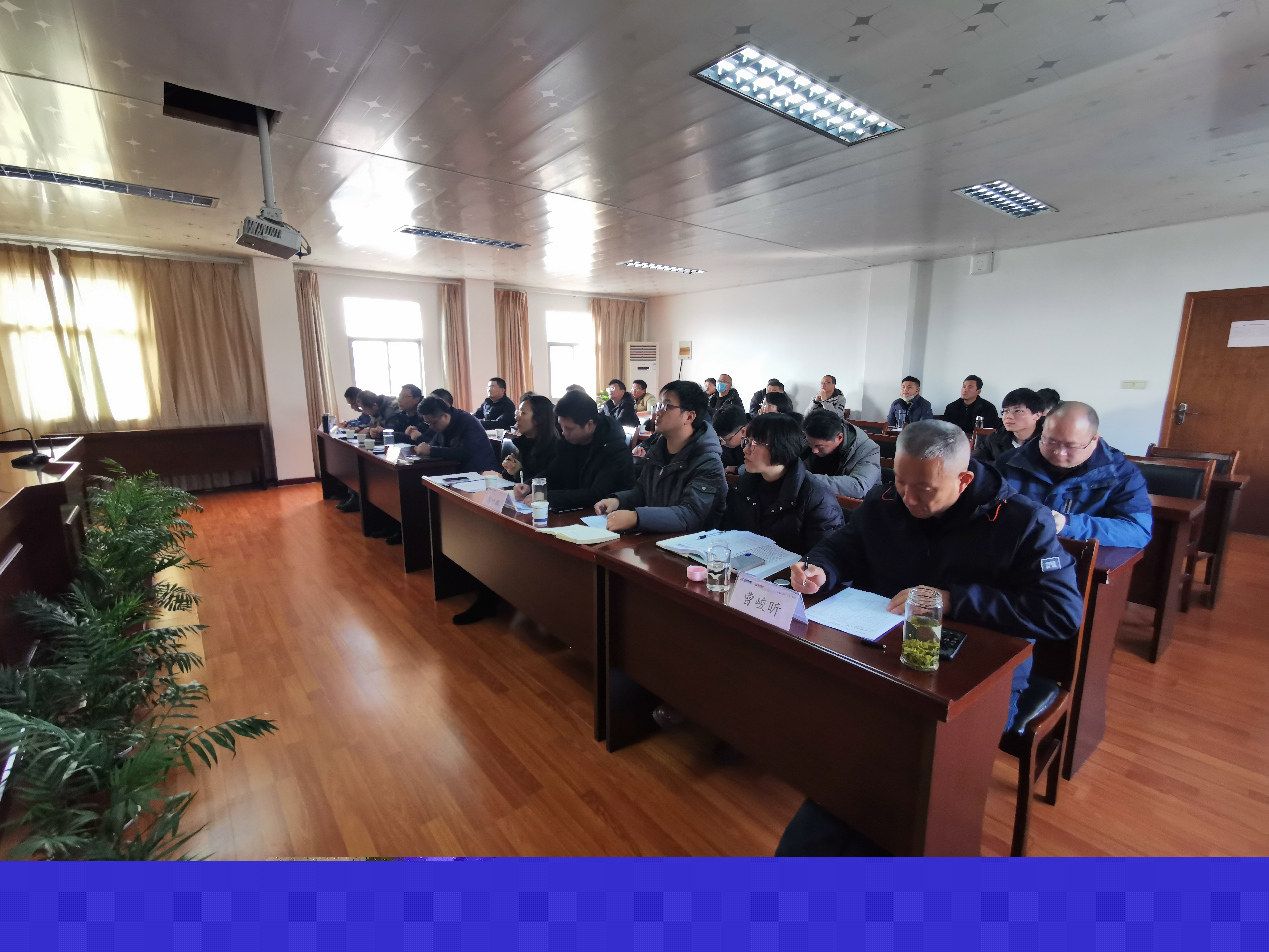 南部路橋召開2021年度勞動(dòng)競賽、技術(shù)創(chuàng)新成果評比暨技能大比武表彰大會(huì)